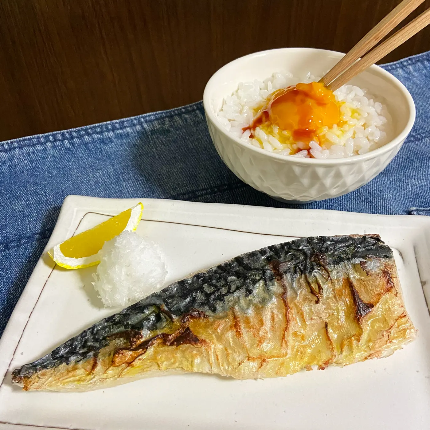 焼き魚と卵かけご飯