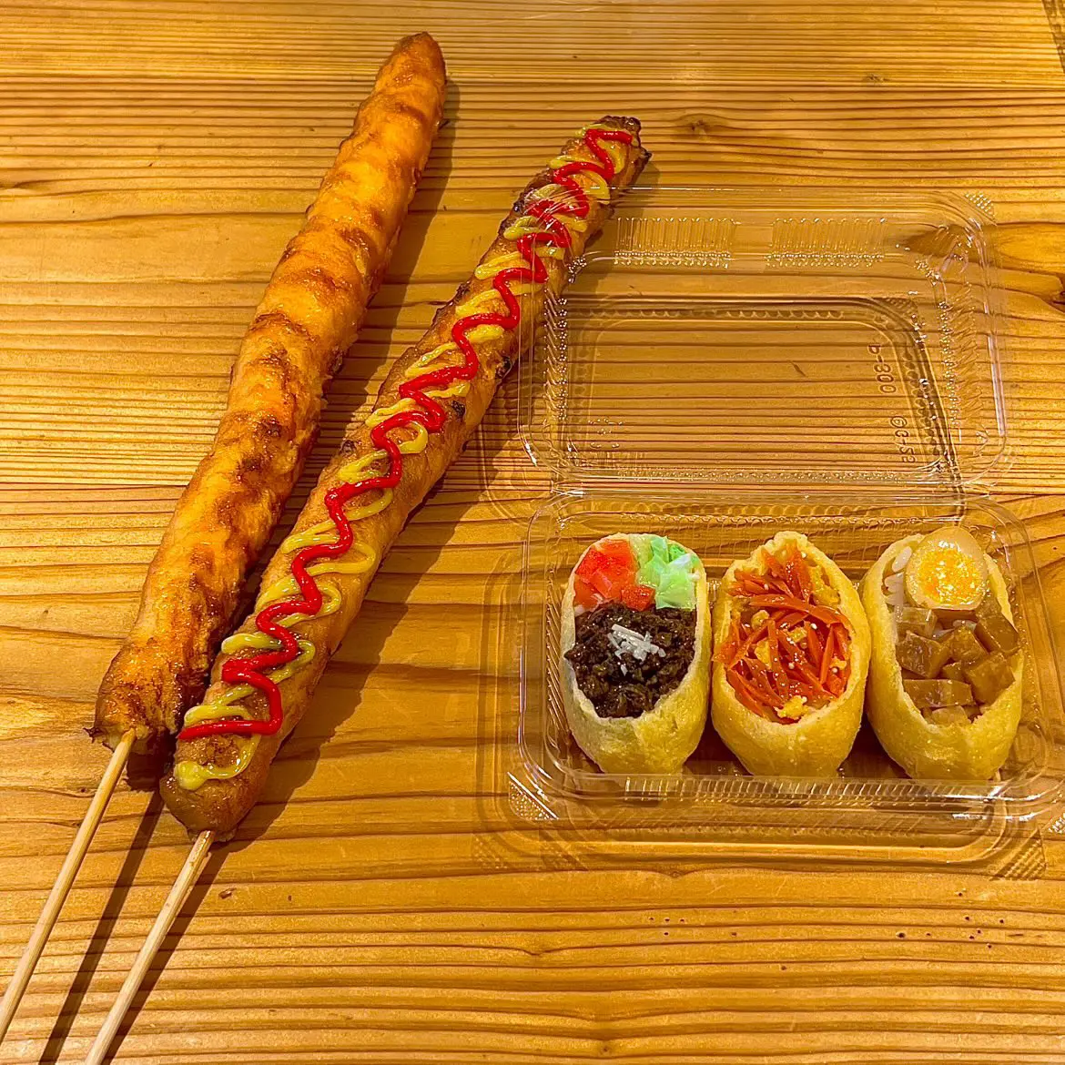 コーンドッグとおにぎり